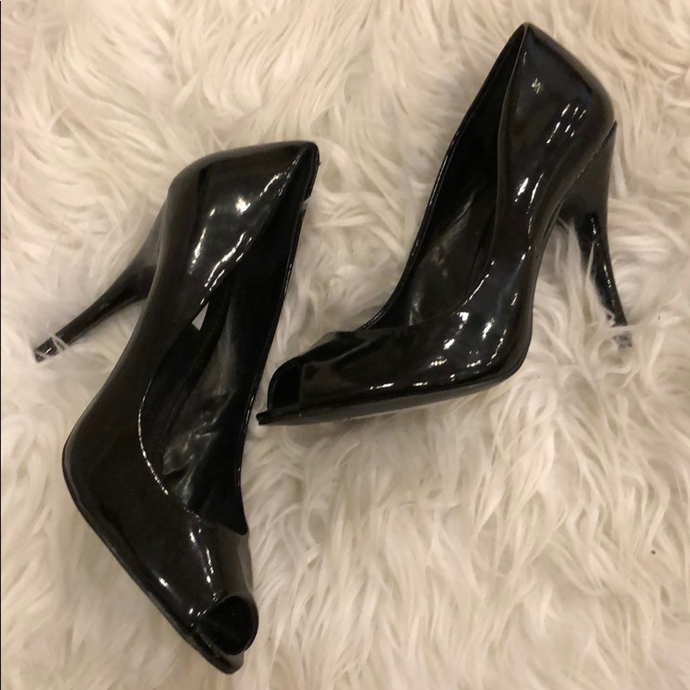 Gently used Steve Madden Peep-toe Heels